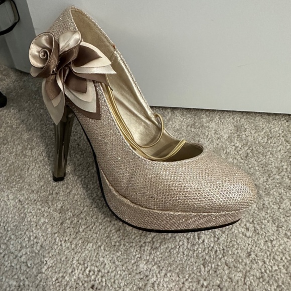 Women’s shoes and boots - Picture 4 of 16